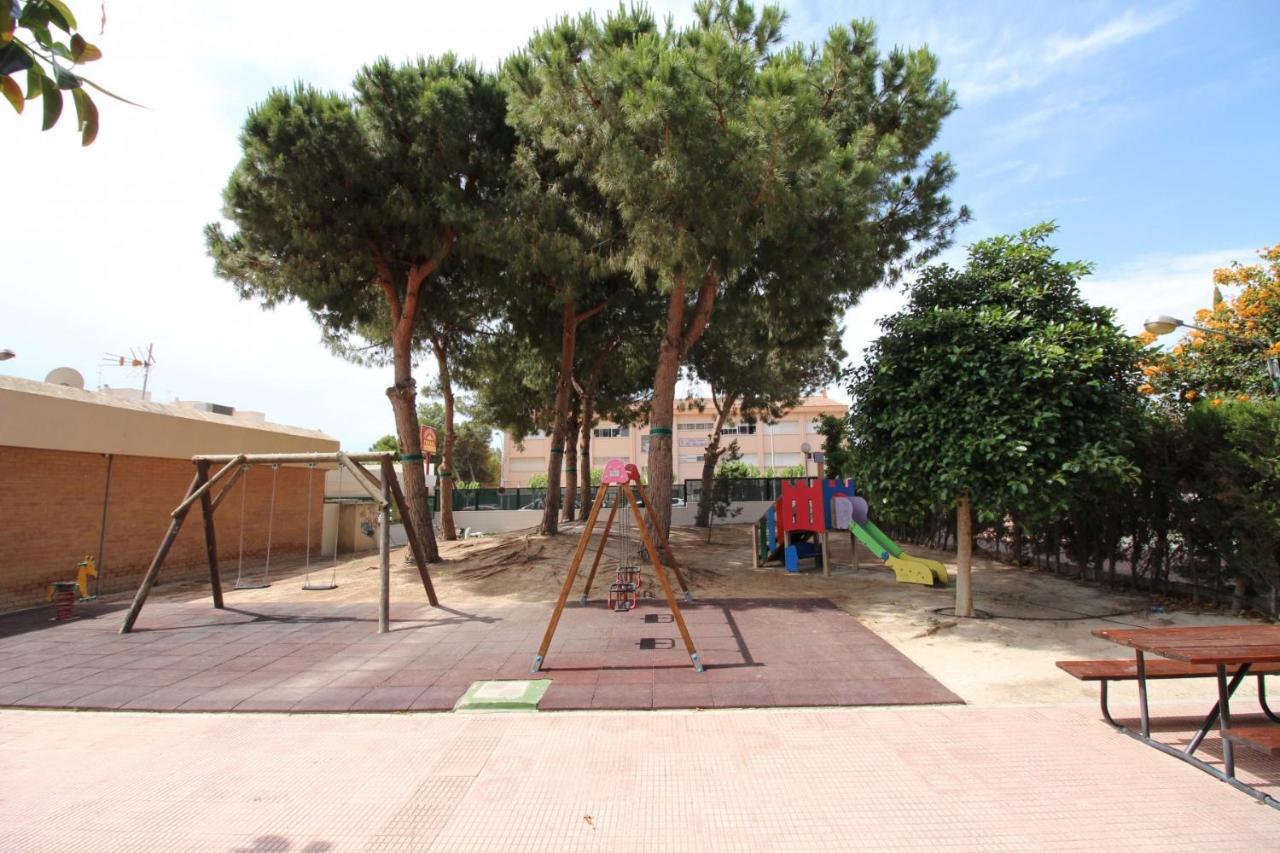 Apartamento Las Torres El Campello Luaran gambar