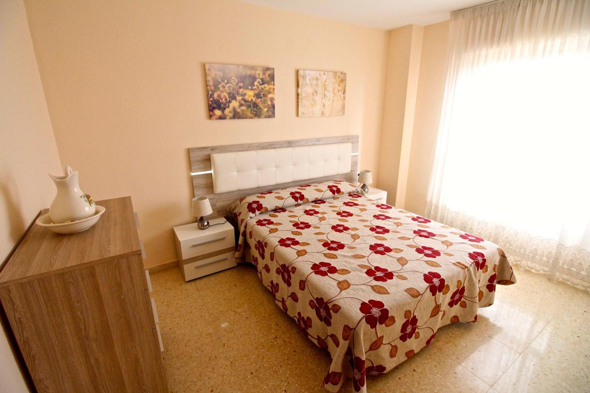 Apartamento Las Torres El Campello Luaran gambar